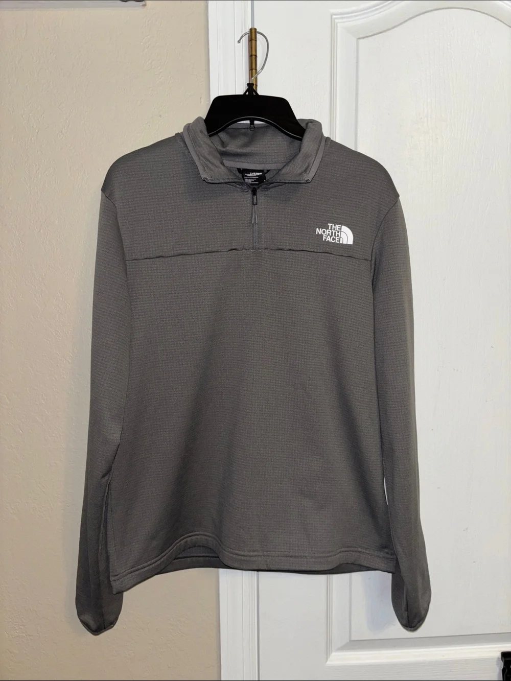 The North Face Men's Gray Half-Zip Fleece Pullover